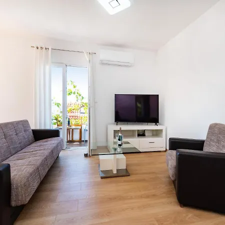 In Jasenice 35363 Appartamento Obrovac